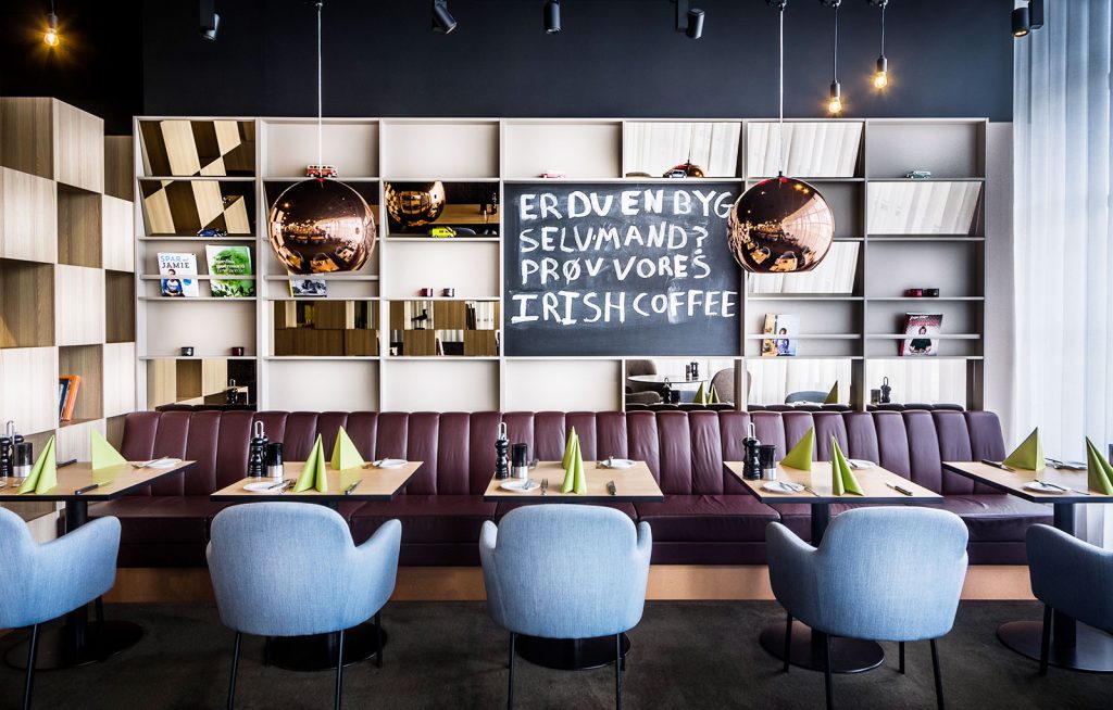 کافه رستوران لالالند